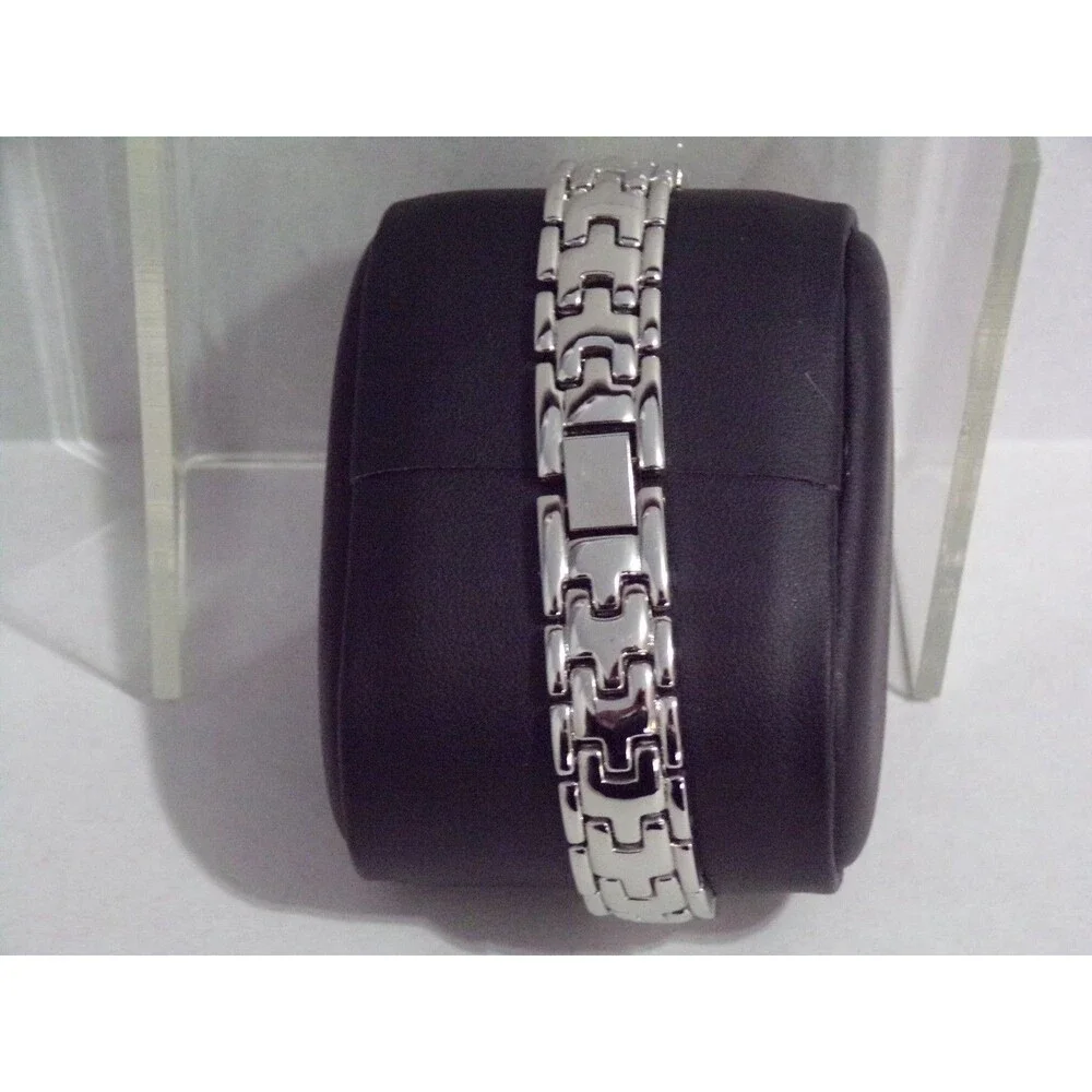 Geneva His & Her's Wristwatches Quartz Silver & Black Face Bracelet with Clasp‎